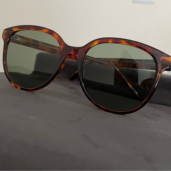 SAINT LAURENT Sunglasses - Picture 2 of 7